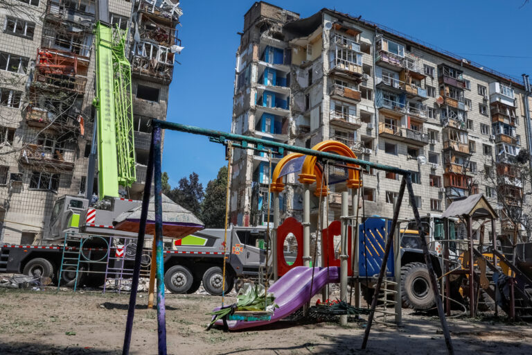 Kievul este în doliu: numărul morților în atacul rusesc a ajuns la 28