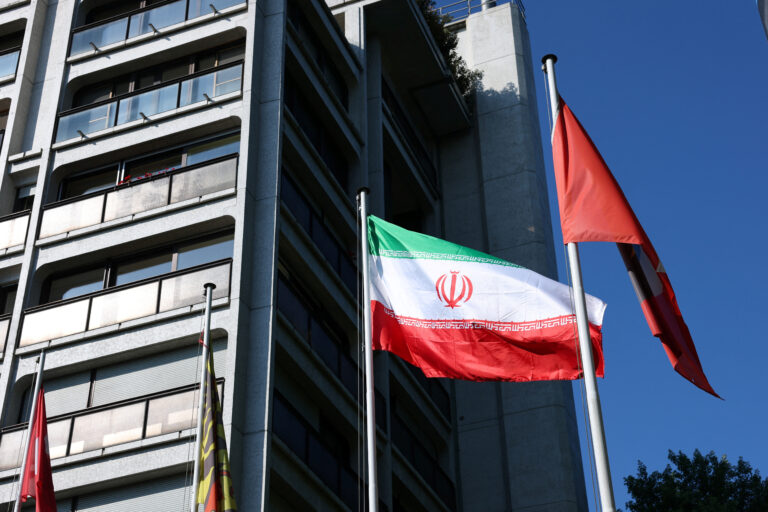 Europa va transmite Iranului că SUA sunt deschise la negocieri directe
