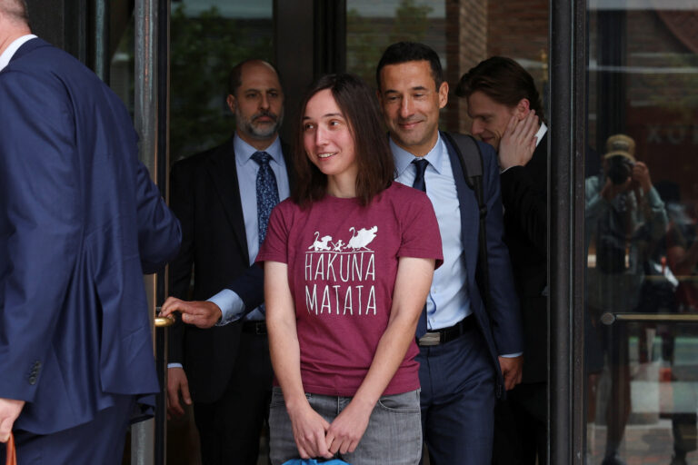 Cercetătoare de la Harvard acuzată de contrabandă cu embrioni de broască, inculpată pentru noi capete de acuzare