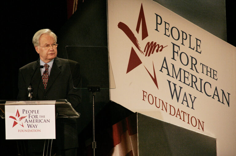Bill Moyers, fost purtător de cuvânt al Casei Albe și jurnalist de televiziune, a murit la vârsta de 91 de ani