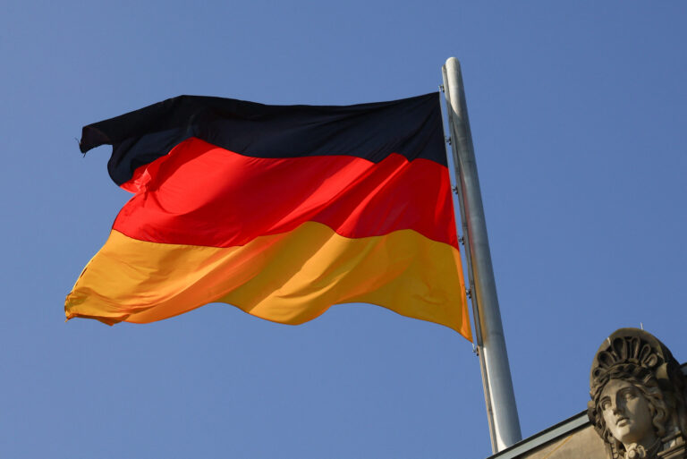FACTBOX – Cum va plăti Germania pentru creșterea rapidă a cheltuielilor pentru apărare?