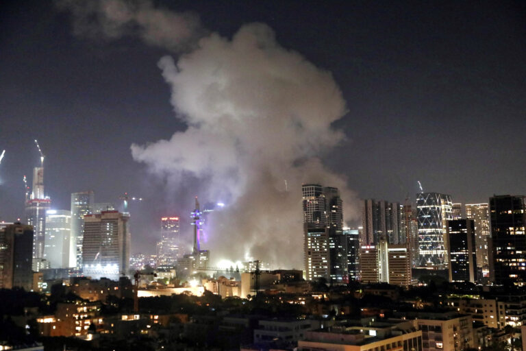 FACTBOX – Ce înseamnă apărarea în mai multe straturi a Israelului împotriva rachetelor iraniene?