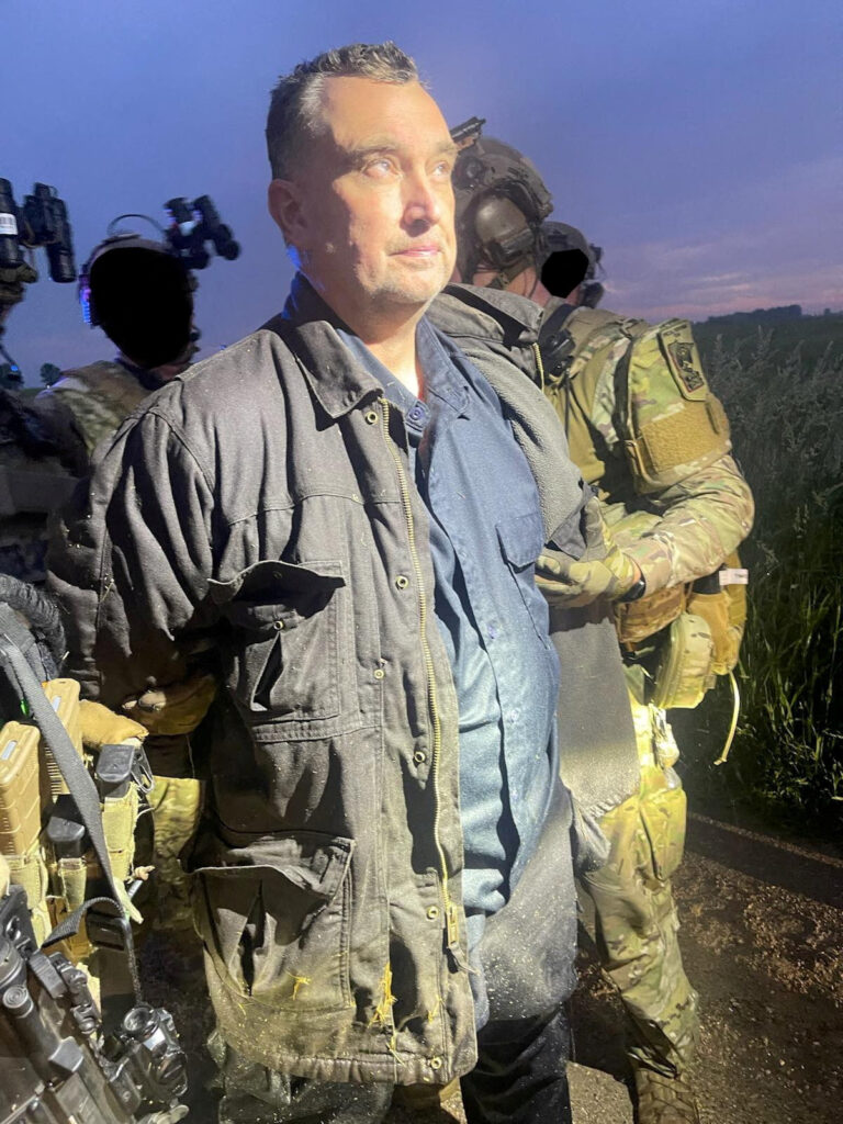 Două zile de teroare: Cum a reușit atacatorul din Minnesota să evite poliția și cum a fost prins