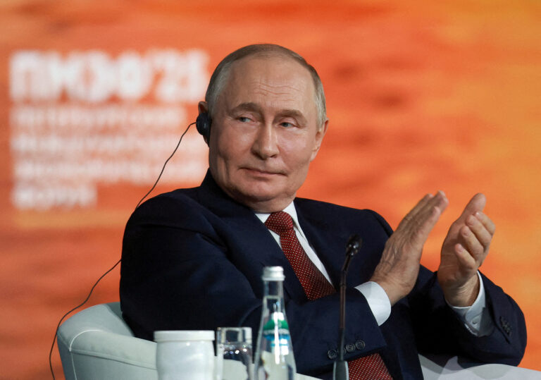 Putin spune că Rusia i-a transmis Israelului că nu există dovezi că Iranul dorește arme nucleare, relatează Sky News Arabia