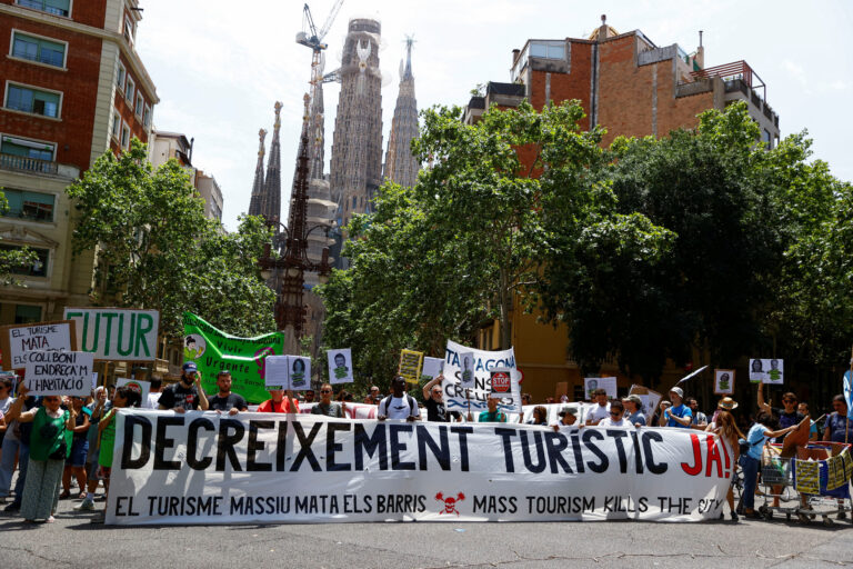 Protestatarii împotriva supra-turismului ies în stradă în sudul Europei