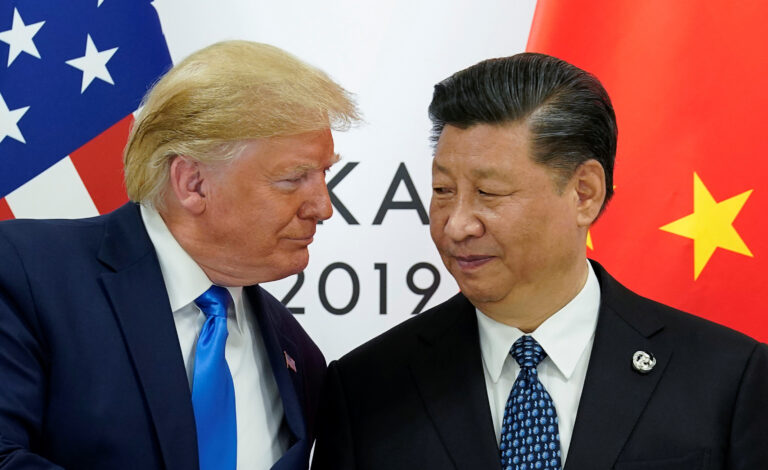 Trump și Xi acceptă continuarea discuțiilor în contextul tensiunilor comerciale
