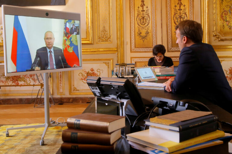 Putin și Macron discută despre Iran și Ucraina în prima convorbire telefonică din ultimii aproape trei ani