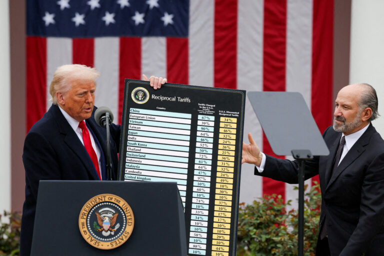 Cum războiul comercial al lui Trump zdruncină economia globală: impact și consecințe majore