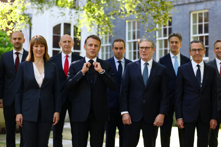 Franța și Marea Britanie anunță cooperare în domeniul armelor nucleare pentru a contracara amenințările la adresa Europei