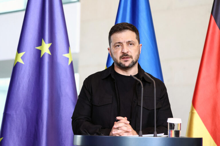 Zelenski avertizează că Putin „blufează”, mesaj direct către Trump