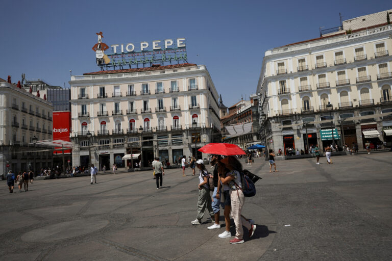 Cartierele defavorizate din Madrid cer mai mulți copaci pentru a răcori orașul în valurile de căldură extremă