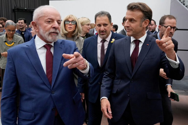 Lula și Macron discută despre tarifele SUA și acordul comercial Mercosur-UE într-o convorbire telefonică