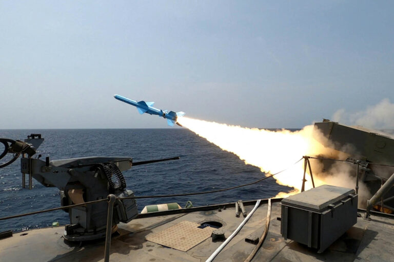 Iran desfășoară exerciții militare după pierderi mari în războiul cu Israel