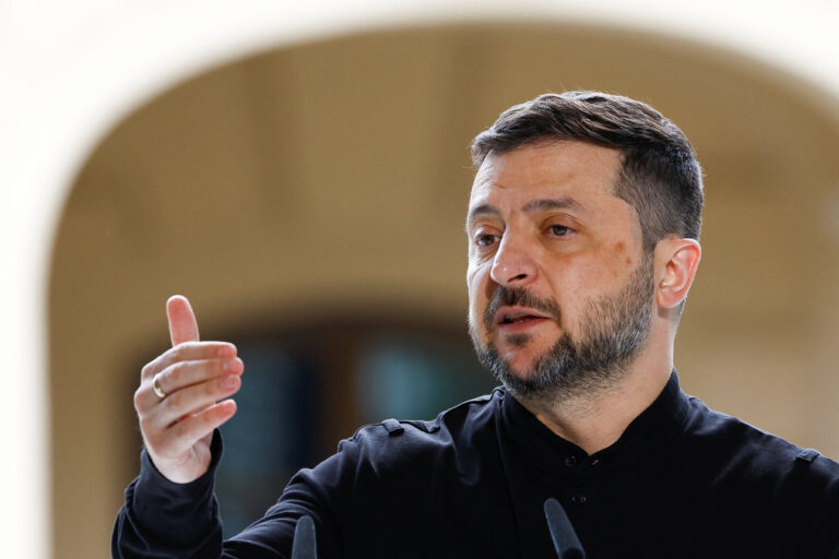 Zelenskiy propune ca Turcia, statele din Golf sau țări europene să găzduiască negocieri de pace cu Putin