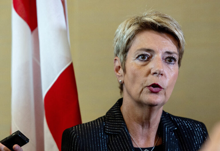 Președinta Elveției discută pacea și reconstrucția Ucrainei cu premierul de la Kiev