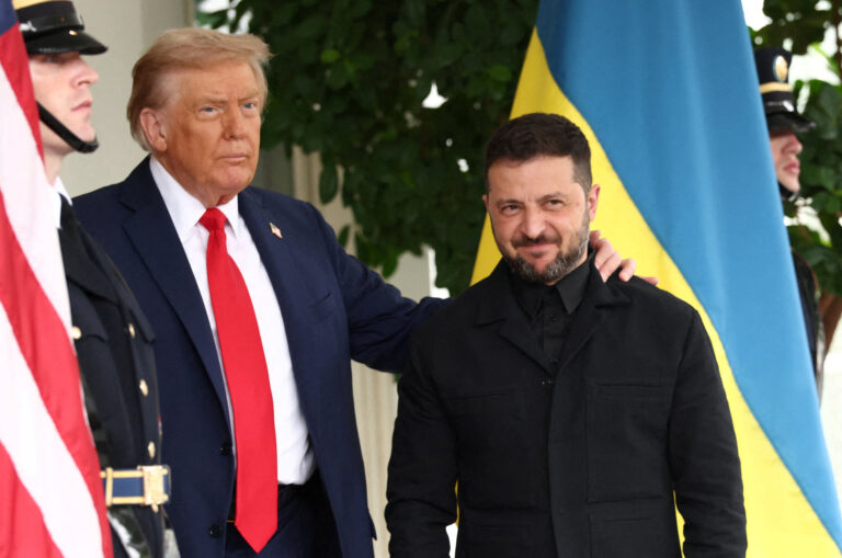 Trump îi spune lui Zelenskiy că SUA ar ajuta la securitatea Ucrainei într-un acord de pace (VIDEO)