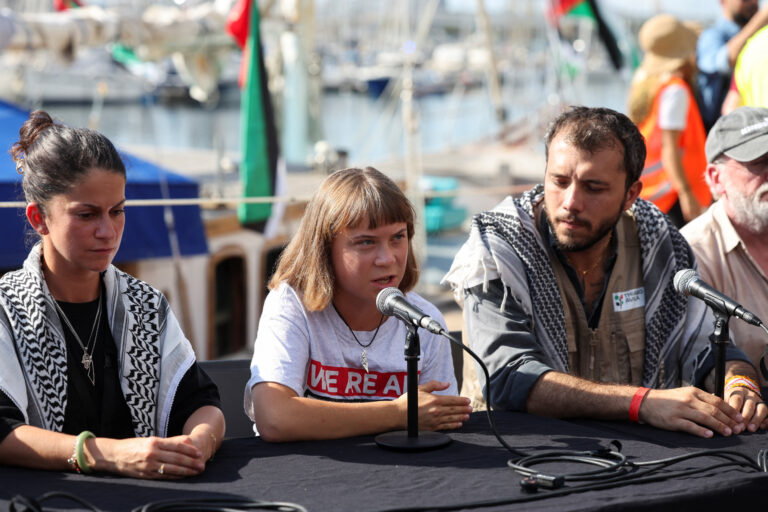 Greta Thunberg se alătură flotei care se îndreaptă spre Gaza cu ajutoare