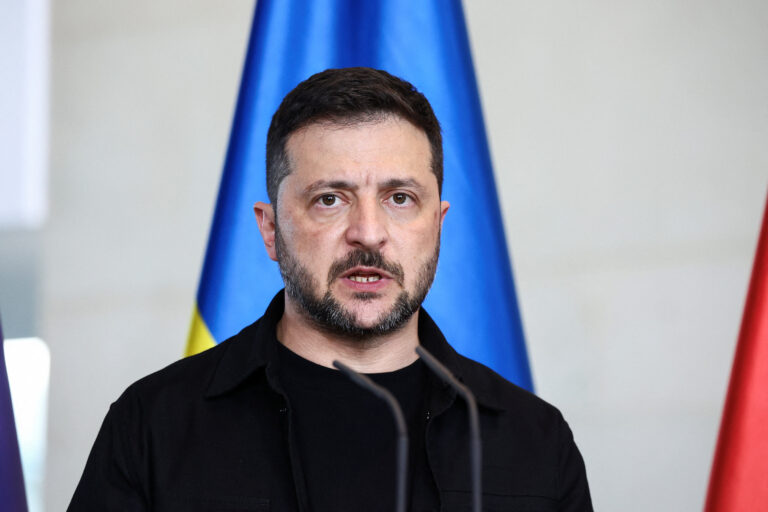 Zelenskiy se pregătește pentru discuții periculoase cu Trump la Washington, luni