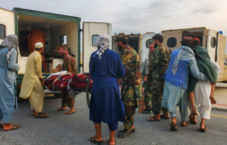 Cutremur în Afganistan: 622 de morți și peste 1.500 de răniți
