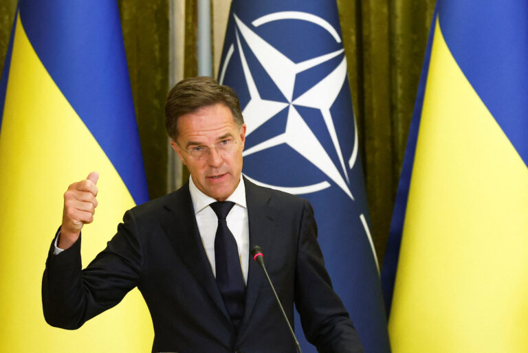 Rutte: NATO se așteaptă la claritate privind garanțiile de securitate europene pentru Ucraina