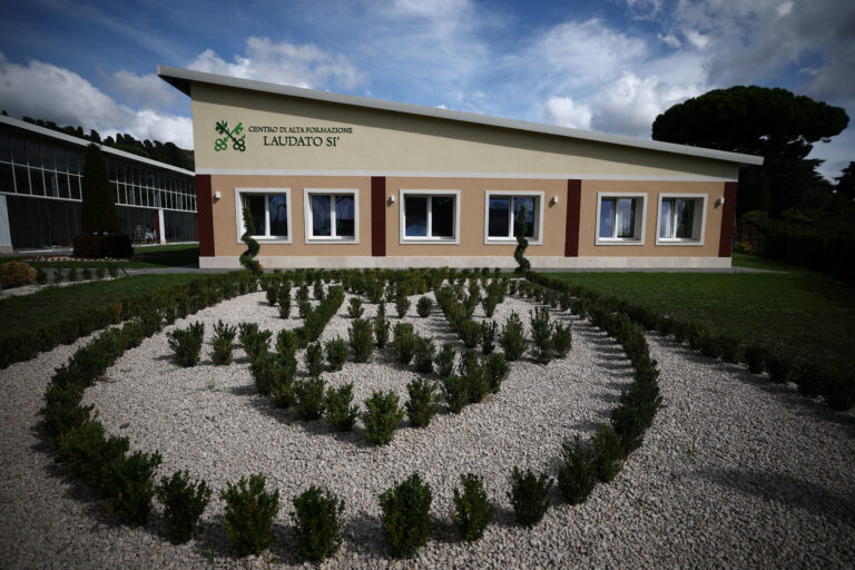 Papa Leon inaugurează un centru ecologic administrat de Vatican pentru formare în domeniul schimbărilor climatice