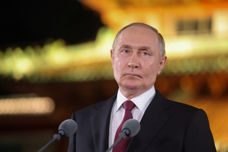 Putin către Ucraina: Încheiați războiul prin negocieri sau îl voi termina prin forță