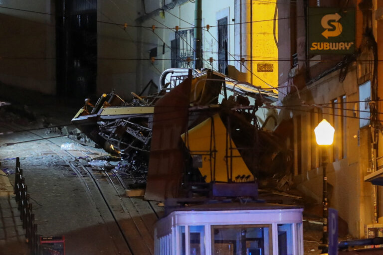 UPDATE: Lisabona în doliu: 16 morți în urma accidentului funicularului, ancheta oficială demarată