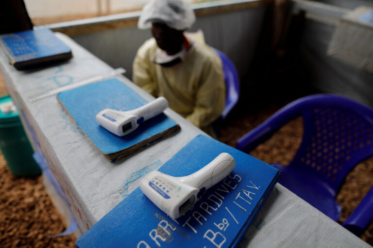 Orașele din Congo afectate de Ebola intră în carantină pe fondul creșterii numărului de cazuri