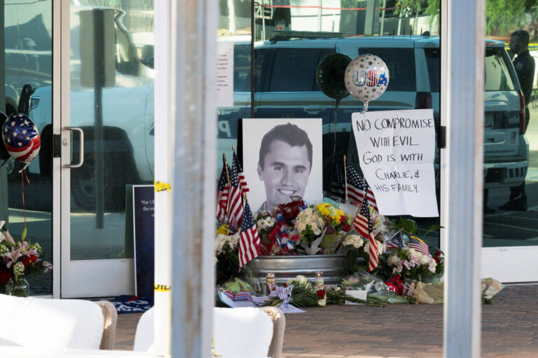 Poliția caută lunetistul care a ucis activistul de dreapta Charlie Kirk în Utah