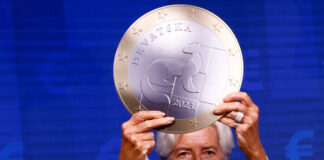 Momentul istoric al euro: Europa riscă să piardă șansa globală din cauza diviziunilor politice