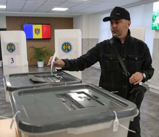 Alegeri parlamentare Moldova 2025: Urnele s-au închis, peste 51% dintre alegători și diaspora decid viitorul țării