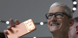 Apple lansează un chatbot AI, dar utilizatorii nu îl pot folosi încă