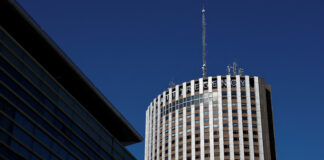 Ambasadorul Africii de Sud în Franța, găsit mort la baza unui hotel din Paris