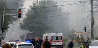 Atac rar cu dronă în timpul zilei asupra orașului ucrainean Dnipro: un mort