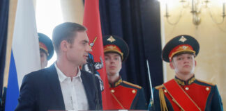 Politician rus care a cerut încetarea focului în Ucraina, inculpat pentru răspândirea de informații false despre armată