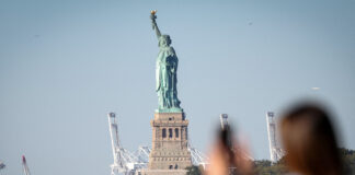 Vizitatorii parcurilor naționale din SUA au rămas în incertitudine odată cu începerea închiderii guvernamentale