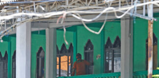 UPDATE: Bilanțul morților crește la 9 în Indonezia, în timp ce salvatorii caută elevi prinși sub dărâmături