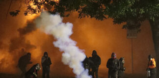 Georgia: Cinci lideri ai opoziției acuzați de complot pentru răsturnarea guvernului, alții reținuți