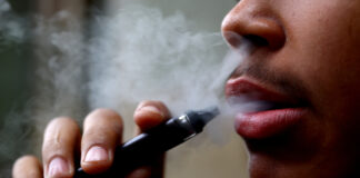 OMS estimează că cel puțin 15 milioane de adolescenți folosesc țigări electronice la nivel mondial