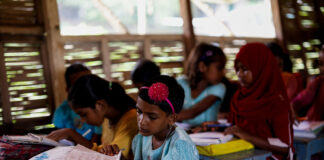 Școlile plutitoare din Bangladesh: cum educația supraviețuiește inundațiilor