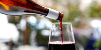 Un bărbat britanic se declară vinovat în New York pentru fraudă cu vinuri de 99 de milioane de dolari