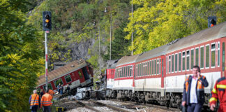 Cel puțin 66 de persoane rănite după ciocnirea a două trenuri în Slovacia