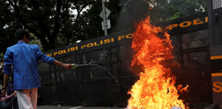 Studenții din Indonezia protestează la un an de la preluarea mandatului de către Prabowo Subianto