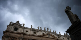 Aproape 4.400 de persoane au fost abuzate de preoți catolici în Italia