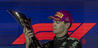 George Russell triumfă la Singapore: victorie impecabilă într-o cursă de anduranță, în timp ce McLaren cucerește titlul mondial la constructori