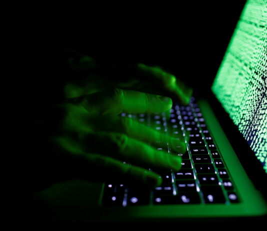 Germania: 18 arestați după ancheta privind fraudele online prin furnizori de plăți