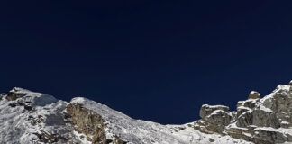 UPDATE 1: Salvatorii au recuperat corpurile neînsuflețite ale doi alpiniști loviți de o avalanșă în Nepal