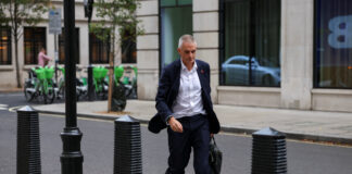 Șeful BBC care pleacă laudă jurnalismul instituției, în ciuda crizei interne