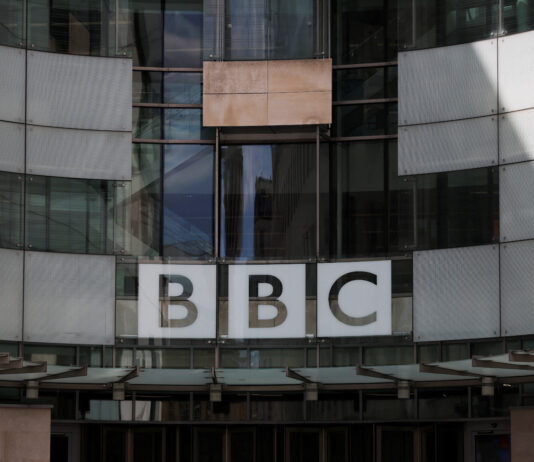 Judecător din SUA respinge cererea BBC de suspendare în procesul de defăimare intentat de Donald Trump