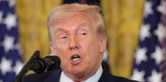 Trump își schimbă poziția privind dosarele Epstein și cere republicanilor să voteze pentru desecretizarea lor